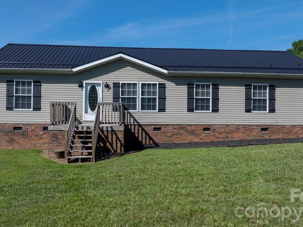 3015 Farm Pond Lane , Granite Falls, NC 28630