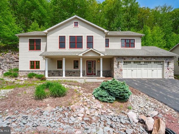 54 BLUESTONE COURT , LAKE HARMONY, PA 18624