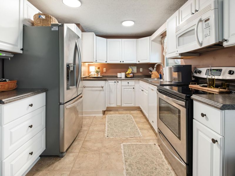 858 Upwoods Drive , Columbus, OH 43228 Photo 10