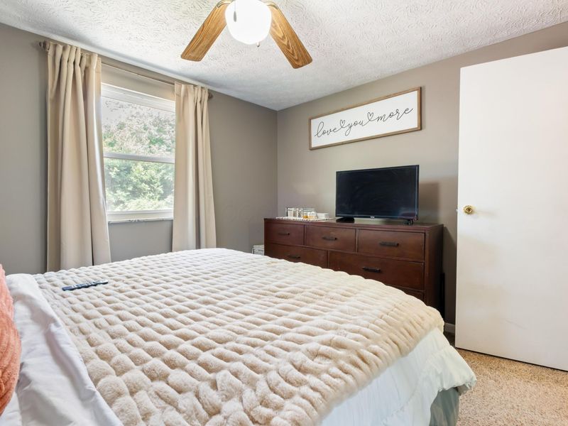 858 Upwoods Drive , Columbus, OH 43228 Photo 17