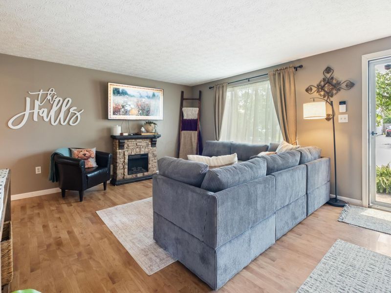 858 Upwoods Drive , Columbus, OH 43228 Photo 4