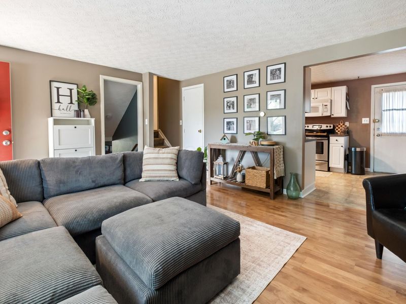 858 Upwoods Drive , Columbus, OH 43228 Photo 6