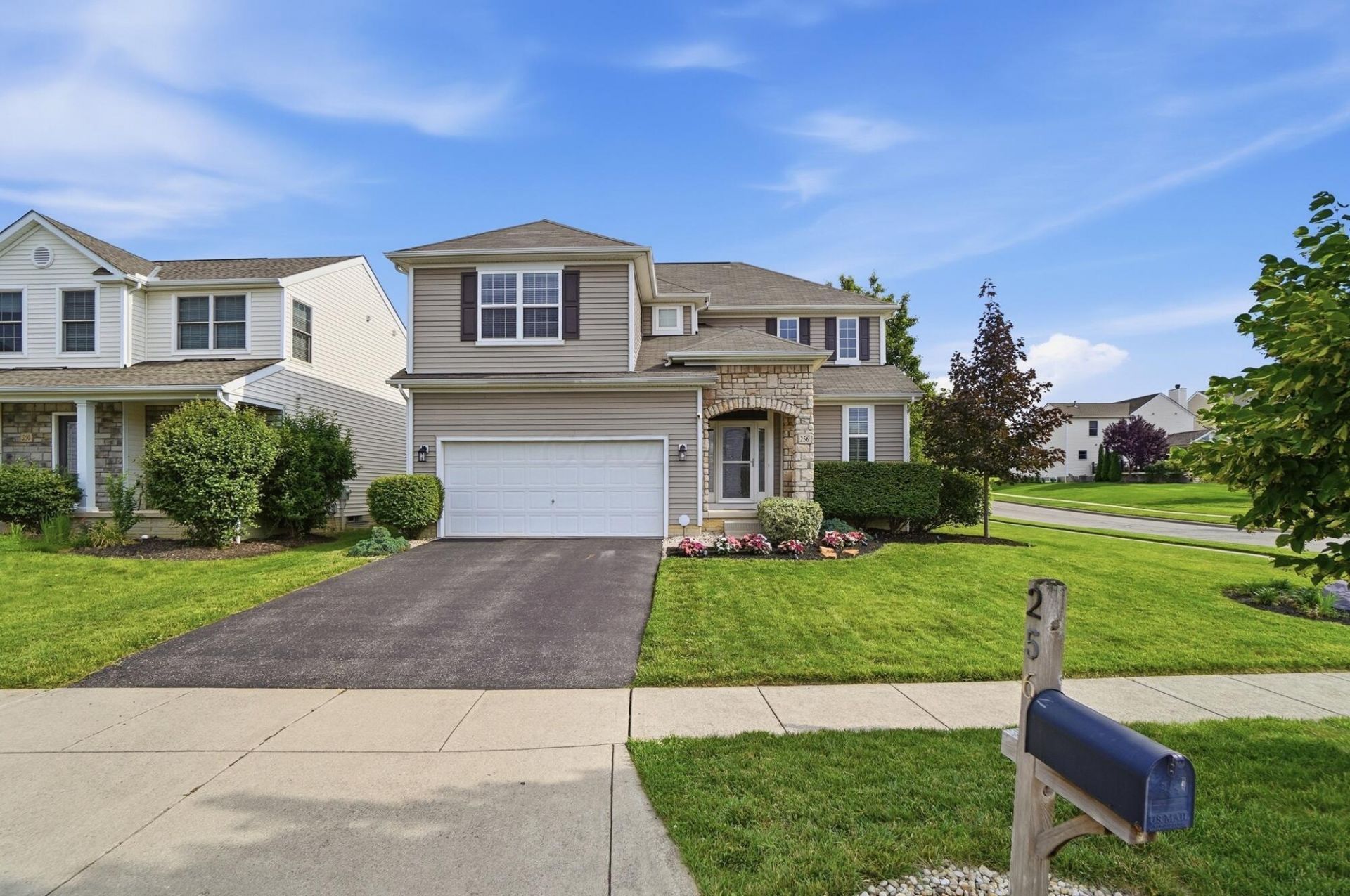 256 Olentangy Meadows Drive , Lewis Center, OH 43035 Main Photo