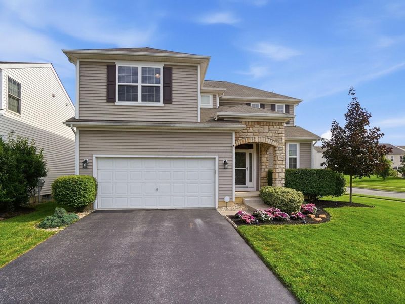 256 Olentangy Meadows Drive, Lewis Center, OH 43035 Photo 2
