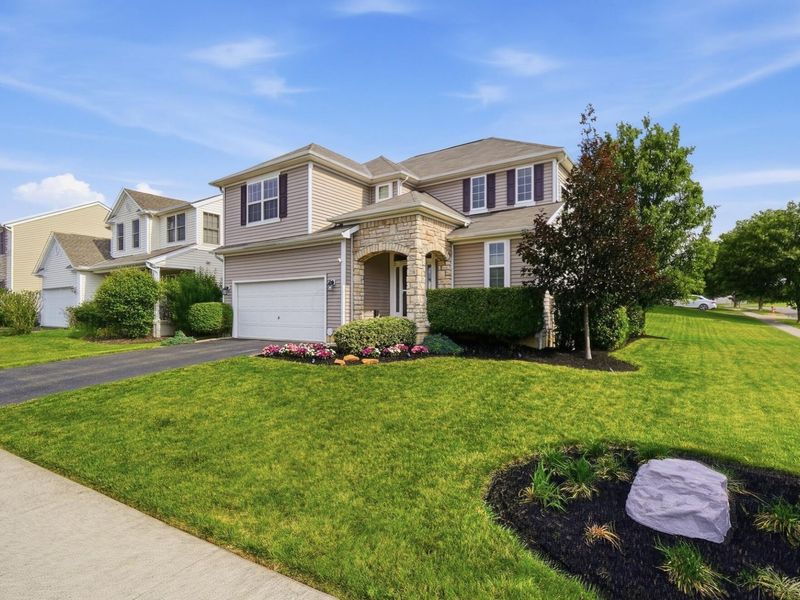 256 Olentangy Meadows Drive, Lewis Center, OH 43035 Photo 3