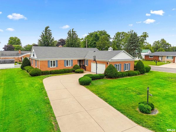 601 S WEST Street, Tremont, IL 61568