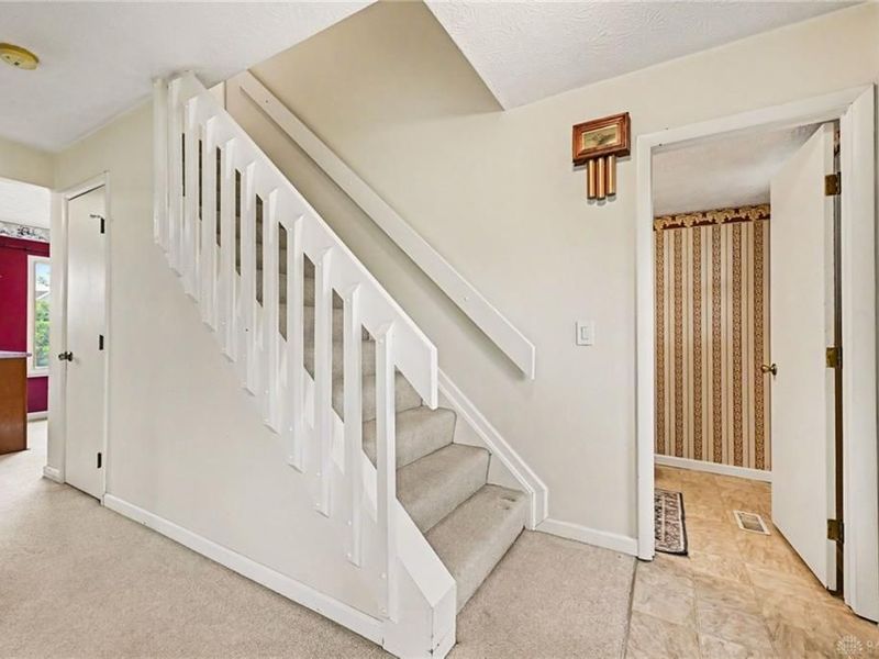 10060 Village Tree Court, Miamisburg, OH 45342 Photo 6