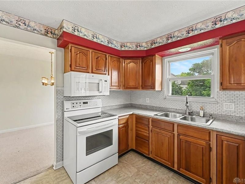 10060 Village Tree Court, Miamisburg, OH 45342 Photo 9