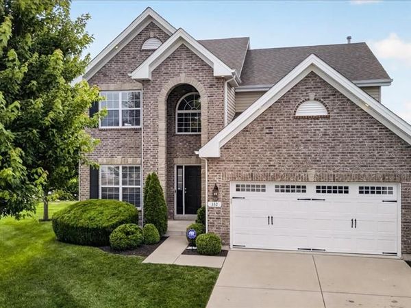 332 Pecan Bluffs Drive, Wentzville, MO 63385