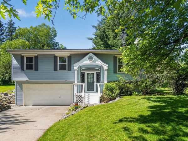 1417 Larkwood Drive, Dewitt, MI 48820