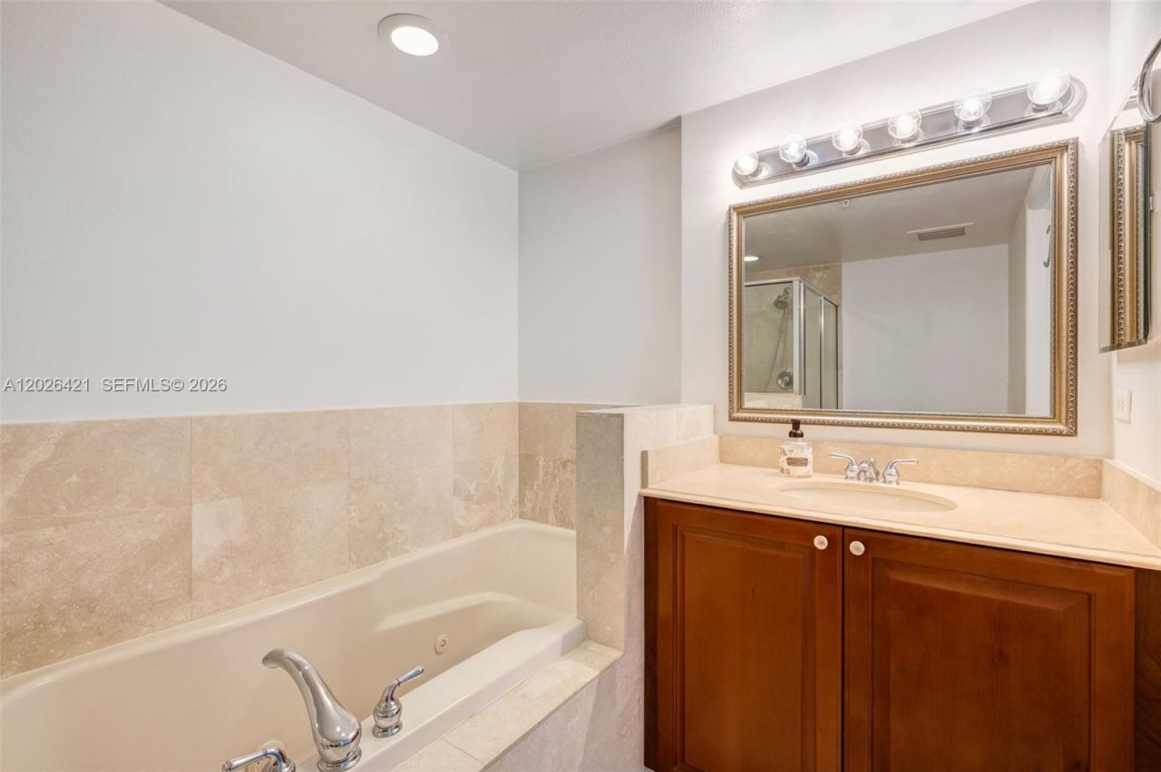 101 Sidonia Ave , Unit 404, Coral Gables, FL 33134 Photo