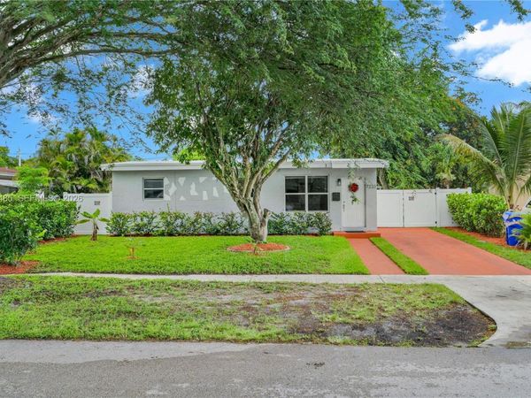 7220 Arthur St , Hollywood, FL 33024
