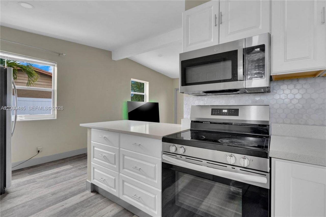 7220 Arthur St , Hollywood, FL 33024 Photo