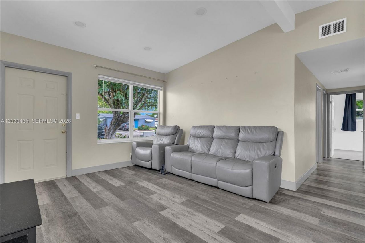 7220 Arthur St , Hollywood, FL 33024 Photo
