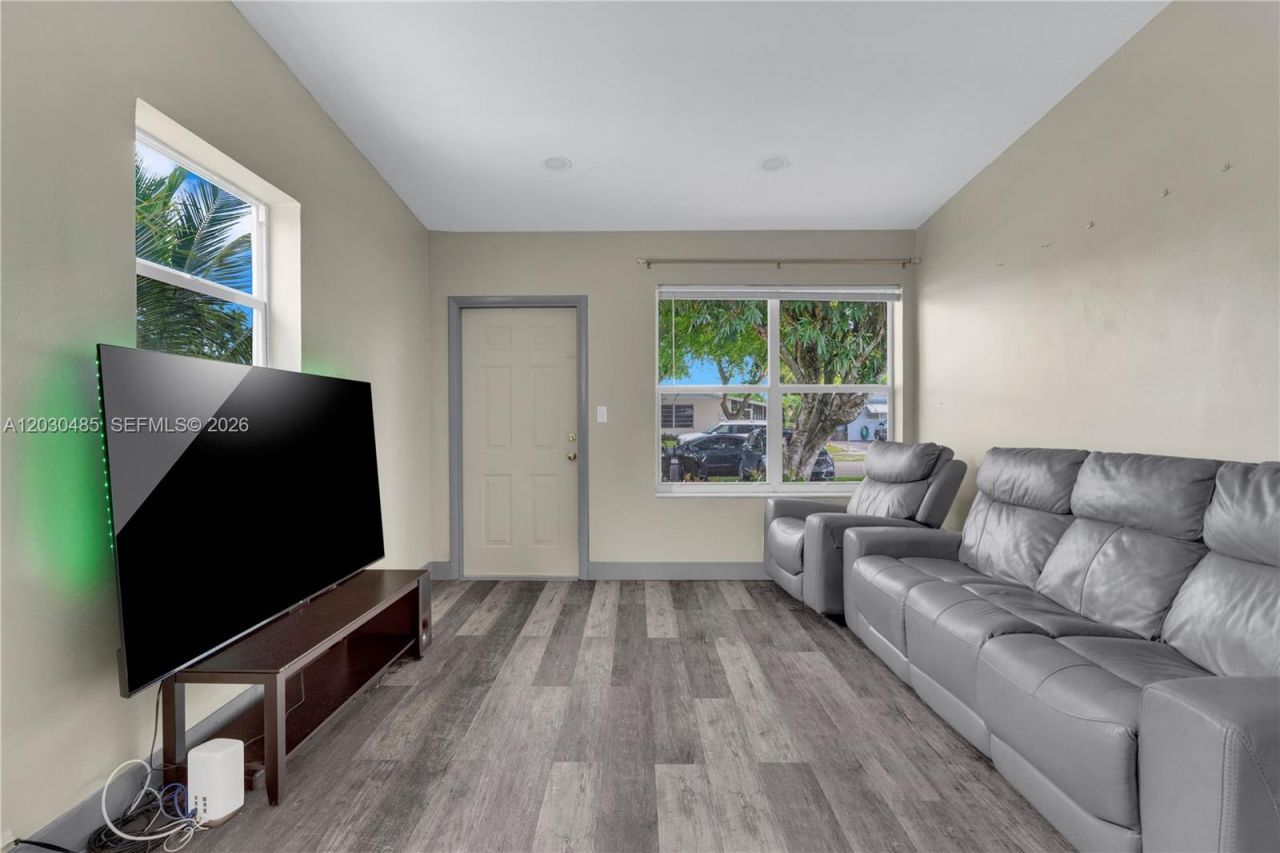 7220 Arthur St , Hollywood, FL 33024 Photo