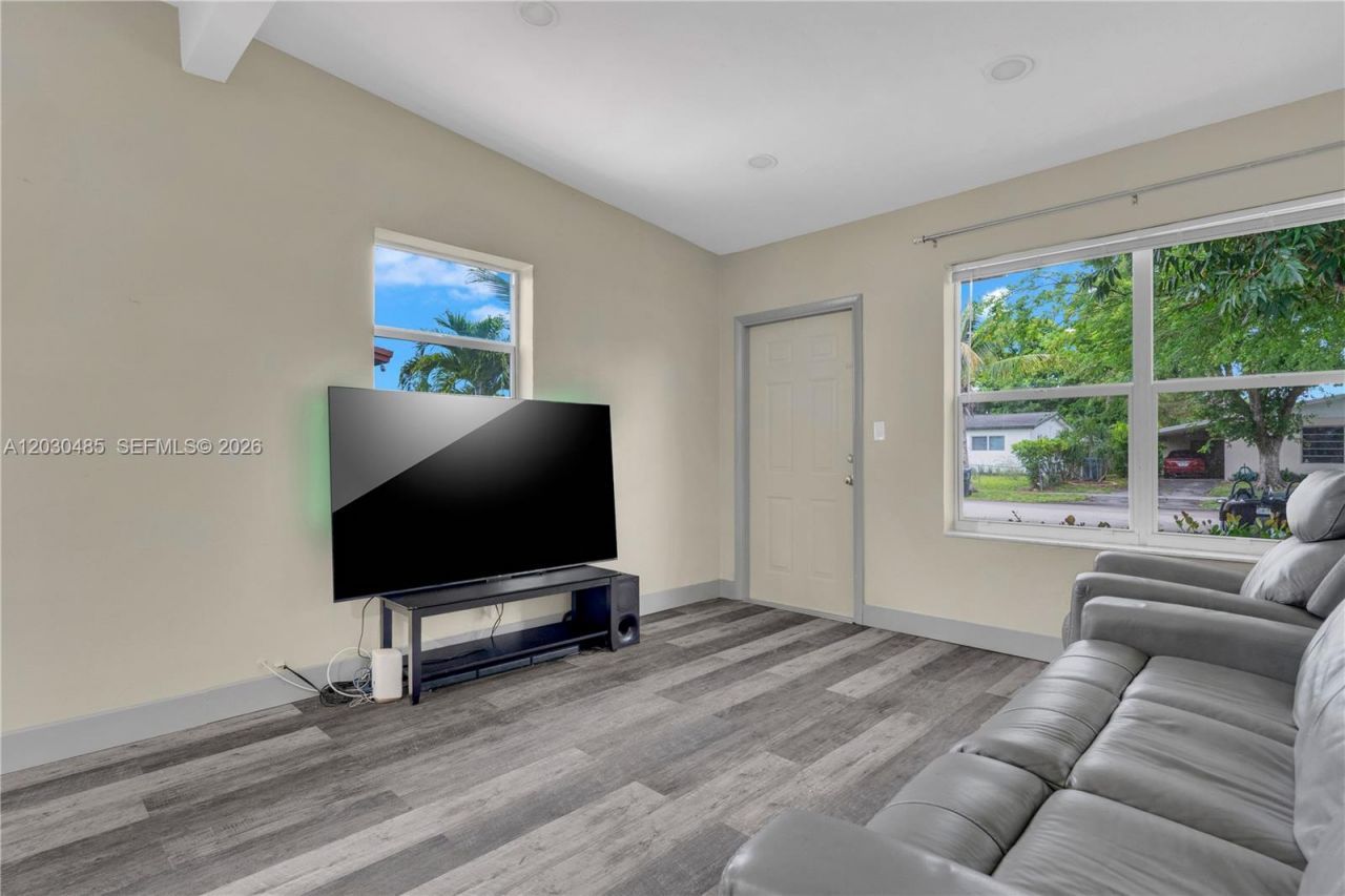 7220 Arthur St , Hollywood, FL 33024 Photo