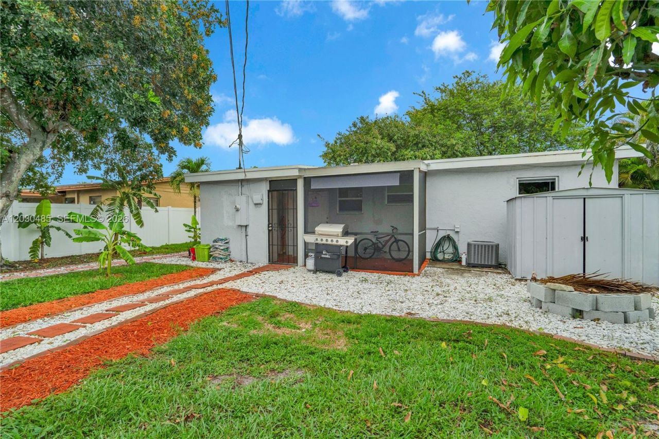 7220 Arthur St , Hollywood, FL 33024 Photo