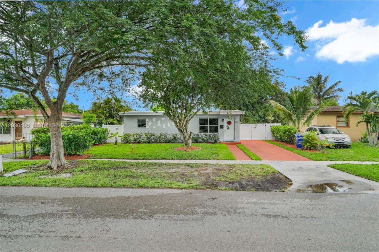 7220 Arthur St , Hollywood, FL 33024 Photo