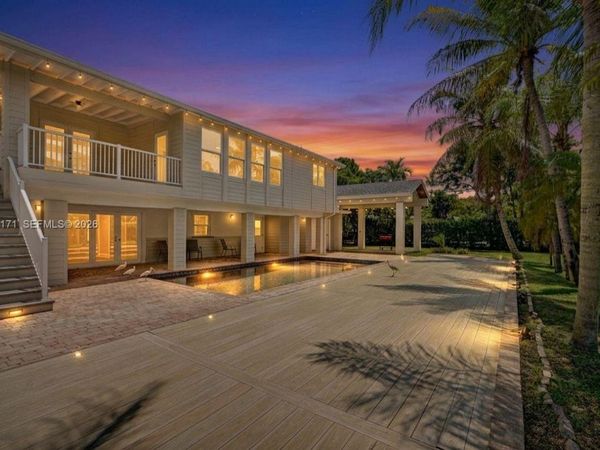 8320 SW 161st St, Palmetto Bay, FL 33157