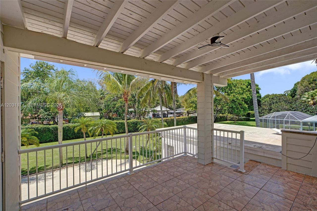 8320 SW 161st St, Palmetto Bay, FL 33157 Photo