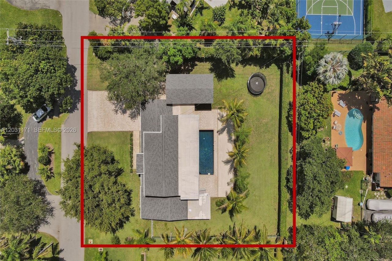 8320 SW 161st St, Palmetto Bay, FL 33157 Photo
