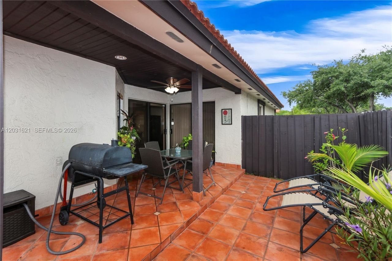 15240 SW 45th Ter , Unit 54-H, Miami, FL 33185 Photo