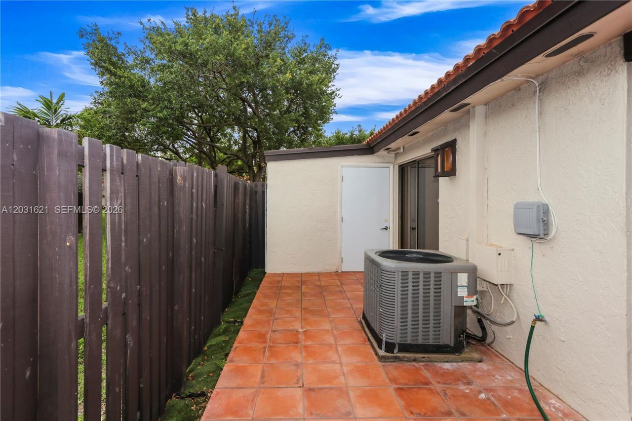 15240 SW 45th Ter , Unit 54-H, Miami, FL 33185 Photo