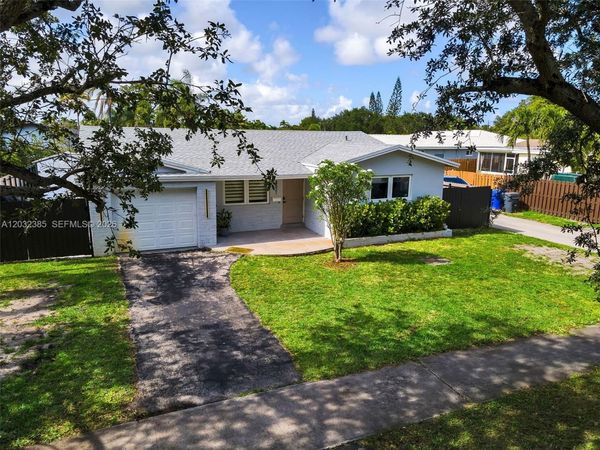 4621 Johnson St , Hollywood, FL 33021