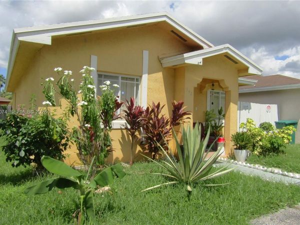 942 SW 8th Pl , Florida City, FL 33034