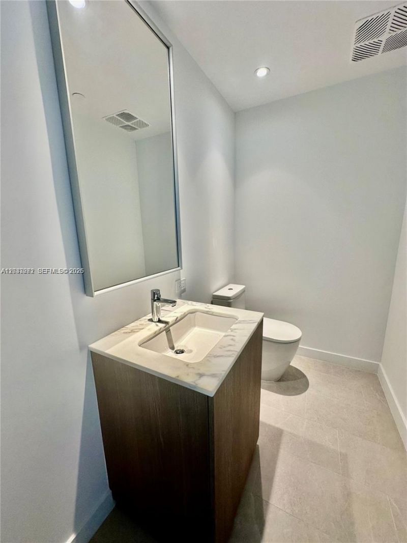 500 Alton Rd , Unit 2108, Miami Beach, FL 33139 Photo