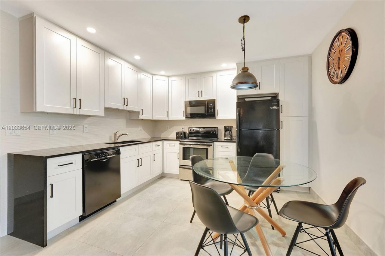 221 SE 9th Ave , Unit 102, Pompano Beach, FL 33060 Main Photo