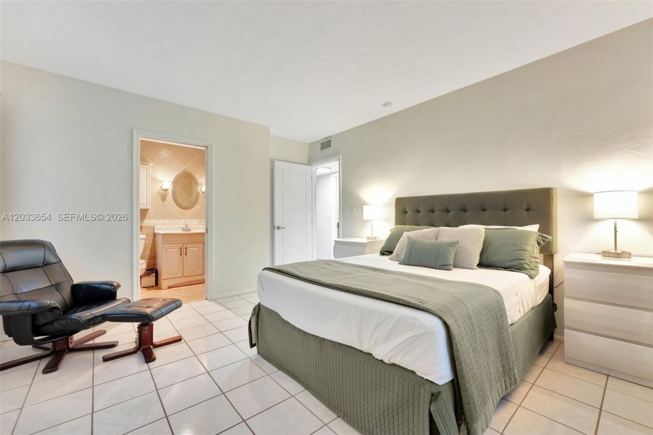 221 SE 9th Ave, Unit 102, Pompano Beach, FL 33060 Photo