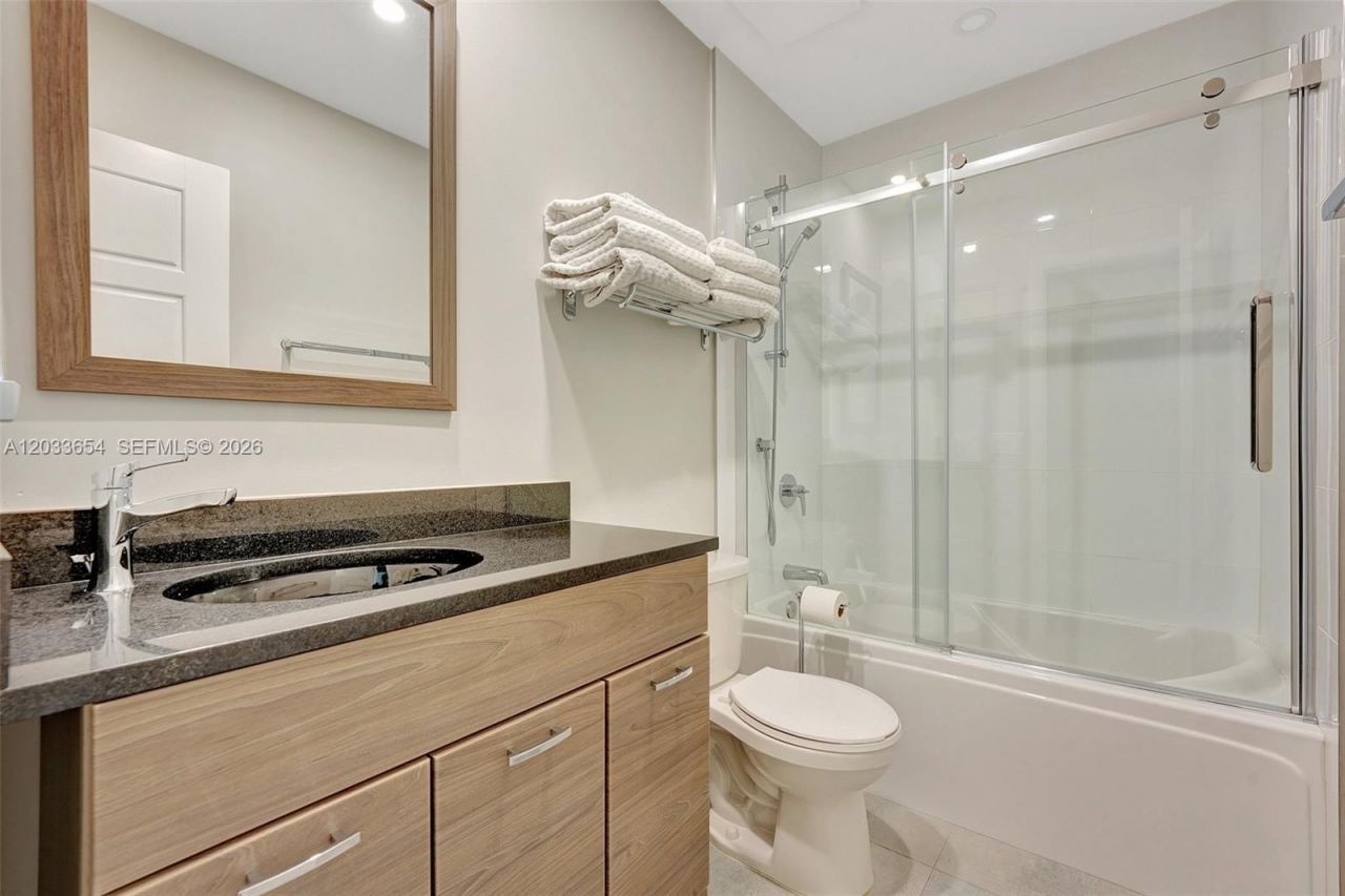 221 SE 9th Ave, Unit 102, Pompano Beach, FL 33060 Photo