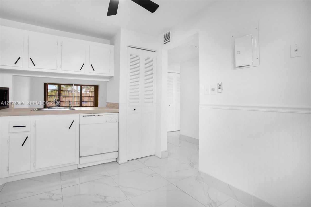 8852 W Mcnab Rd , Unit 205, Tamarac, FL 33321 Photo