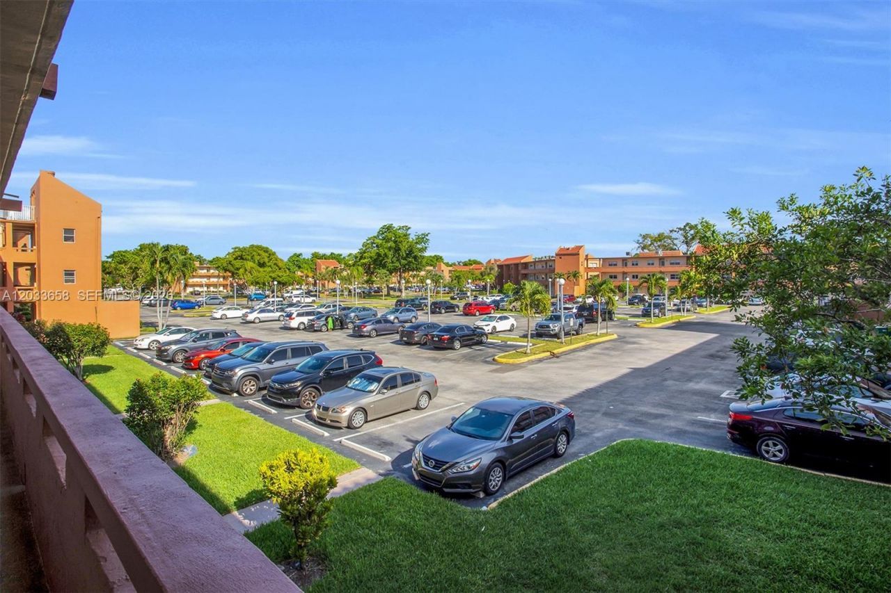 8852 W Mcnab Rd , Unit 205, Tamarac, FL 33321 Photo