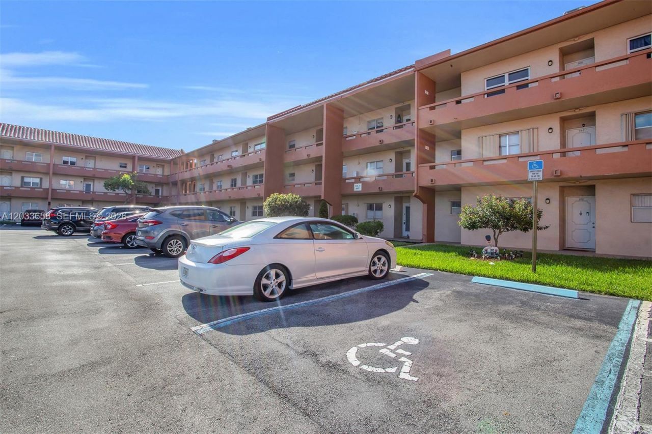 8852 W Mcnab Rd , Unit 205, Tamarac, FL 33321 Photo