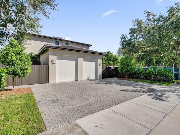 119 NE 118th St , Miami, FL 33161