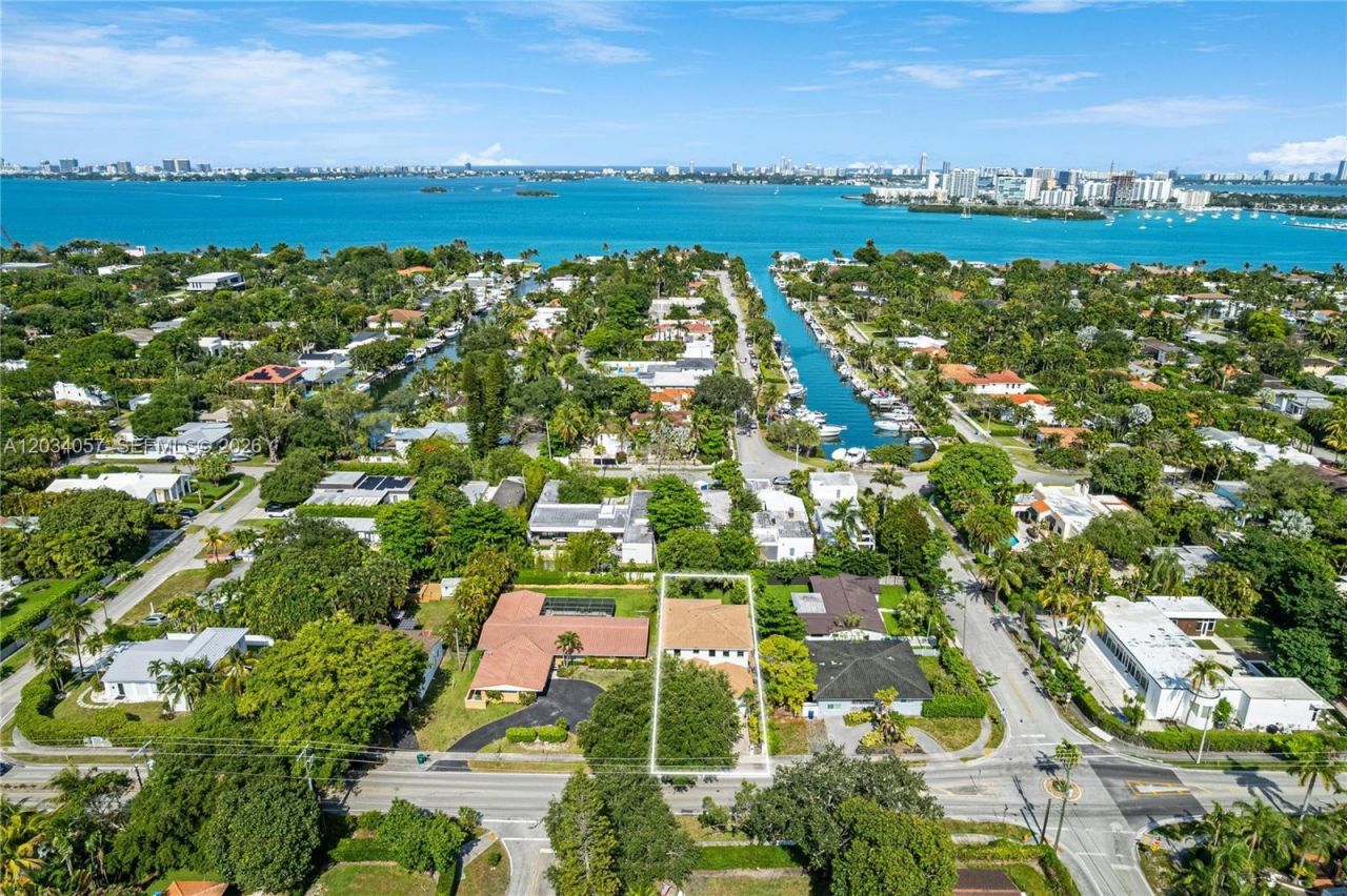 8919 NE 10th Ave , Miami, FL 33138 Photo