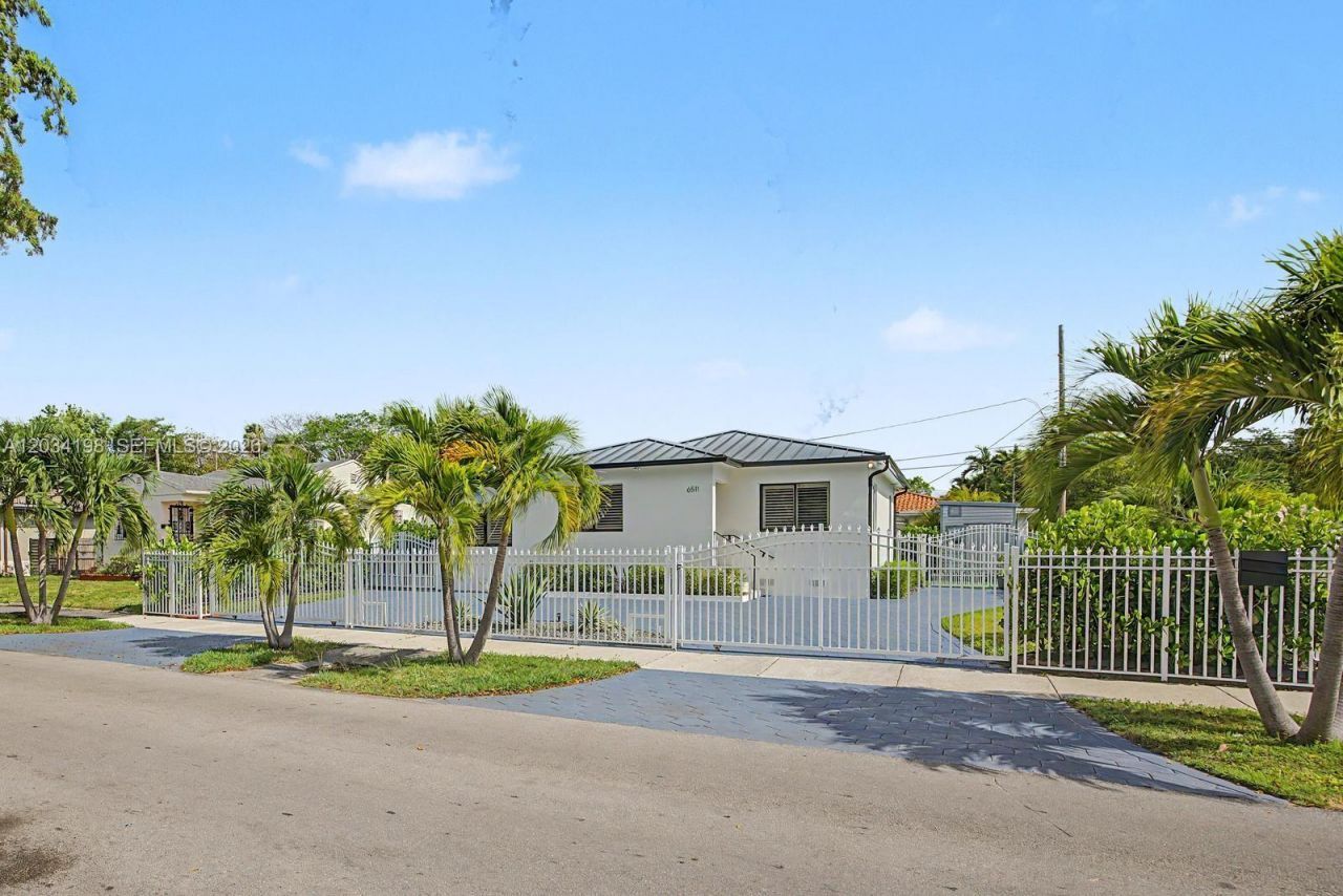 6511 SW 18th St, West Miami, FL 33155 Photo
