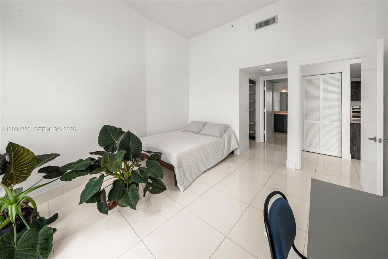 665 NE 25th St , Unit 802, Miami, FL 33137 Photo