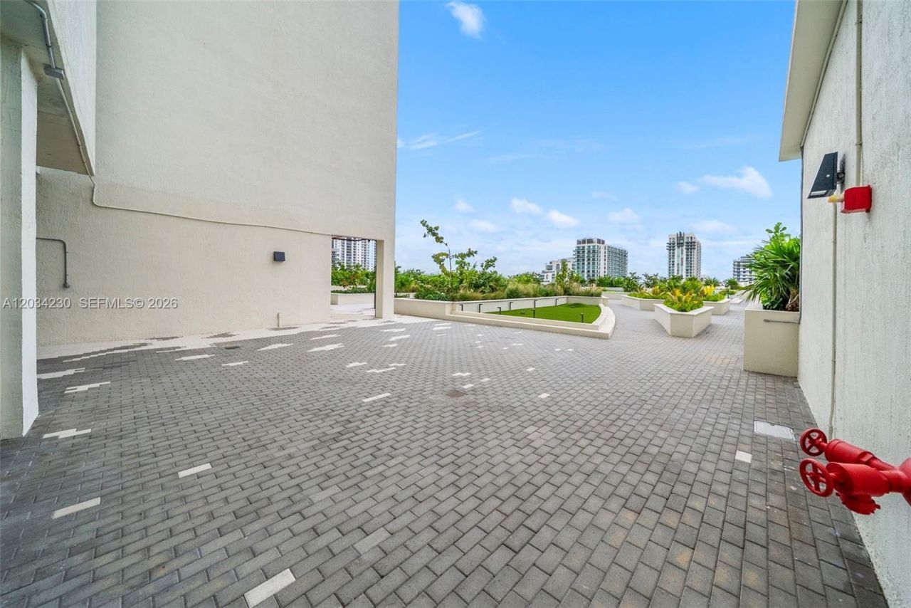 665 NE 25th St , Unit 802, Miami, FL 33137 Photo