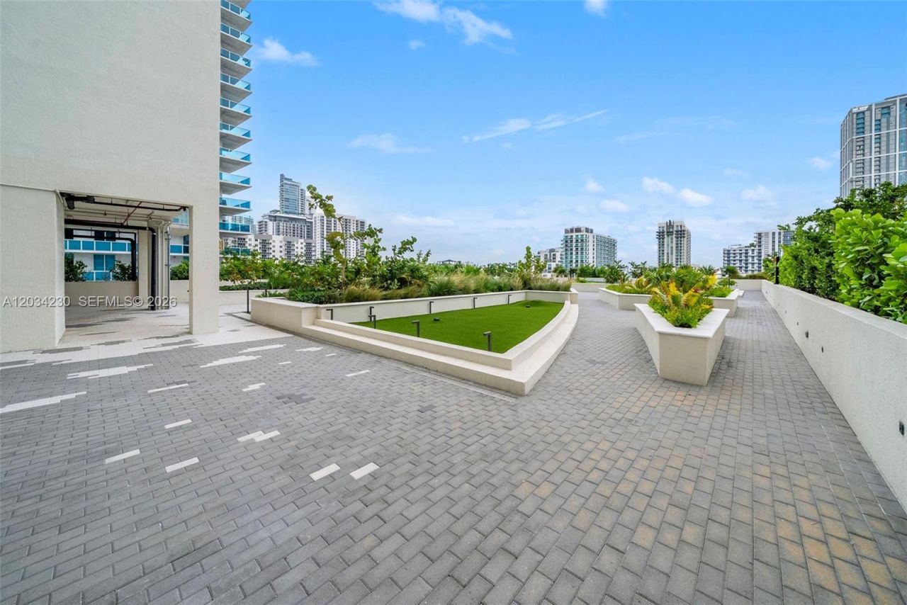 665 NE 25th St , Unit 802, Miami, FL 33137 Photo