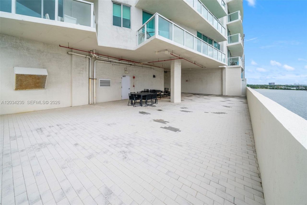 665 NE 25th St , Unit 802, Miami, FL 33137 Photo