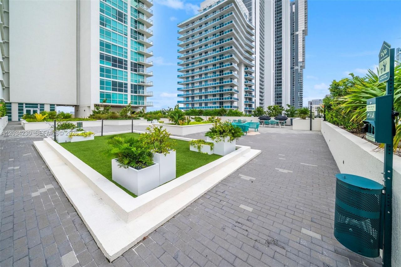 665 NE 25th St , Unit 802, Miami, FL 33137 Photo