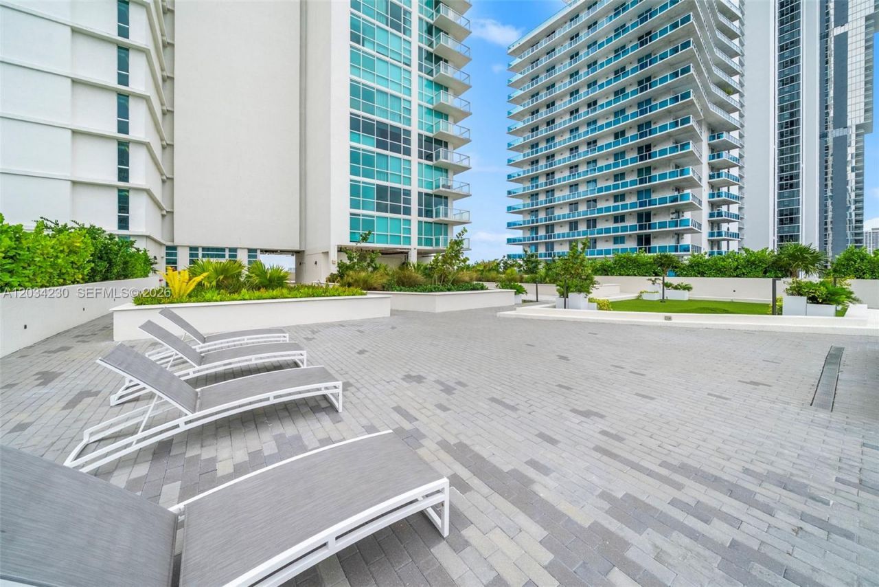 665 NE 25th St , Unit 802, Miami, FL 33137 Photo