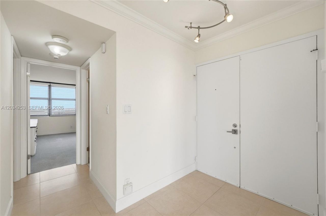 936 Intracoastal Dr , Unit 21B, Fort Lauderdale, FL 33304 Photo