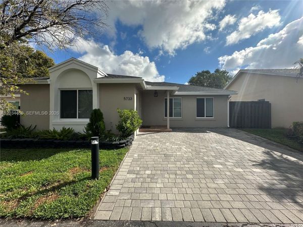5733 NW 100th Ct , Doral, FL 33178