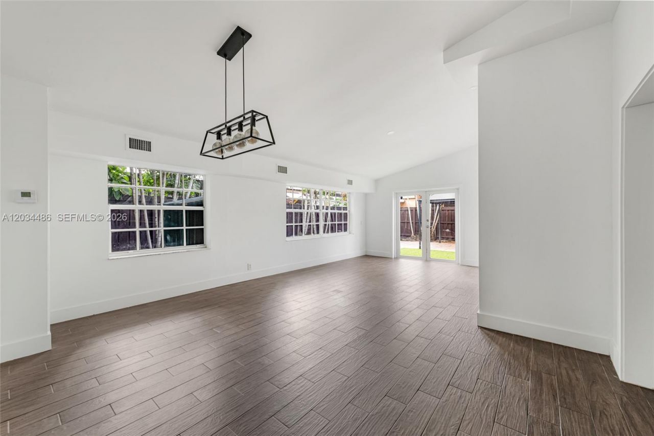 6768 SW 104th Ave, Miami, FL 33173 Photo