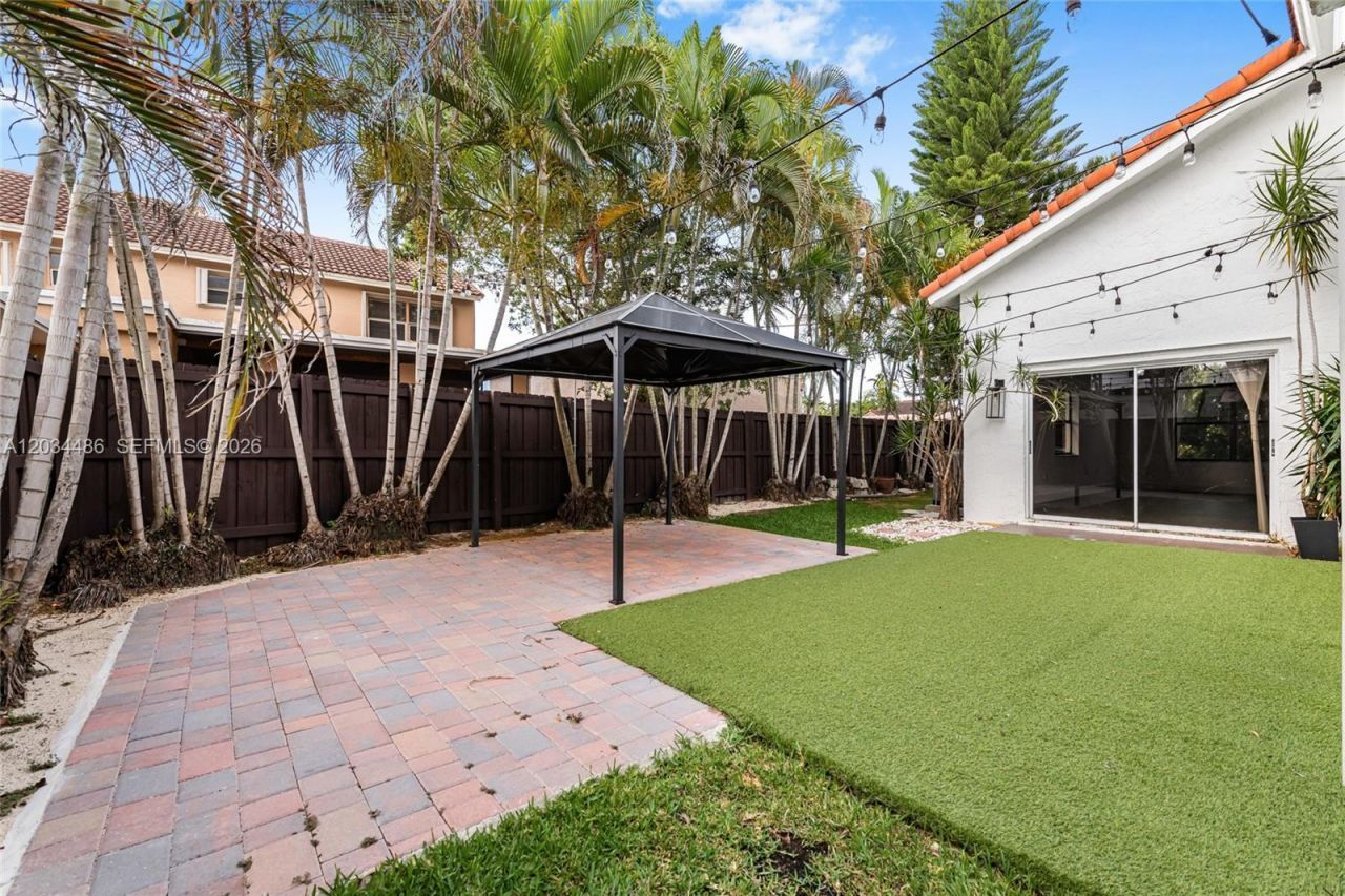6768 SW 104th Ave, Miami, FL 33173 Photo