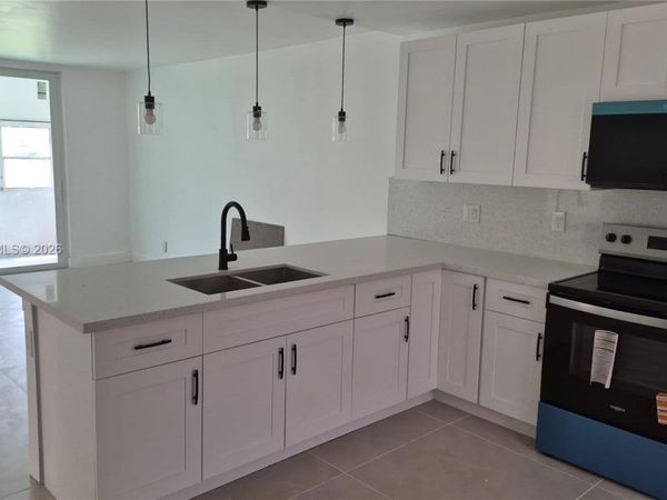 6050 NW 64th Ave, Unit 105, Tamarac, FL 33319